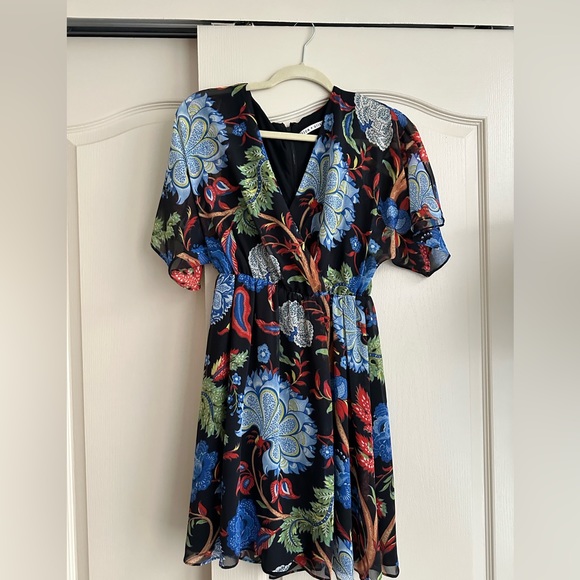 Alice + Olivia | Dresses | Alice Olivia Black And Floral Print Mini Dress |  Poshmark